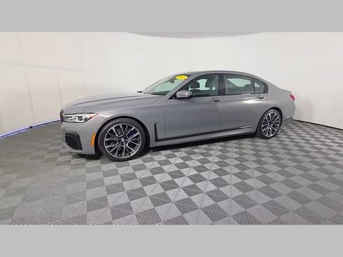 Used 2022 BMW 740i w/ M Sport Package RWD image 48