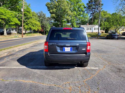 Used 2015 Jeep Patriot Latitude w/ Trailer Tow Prep Group FWD image 10