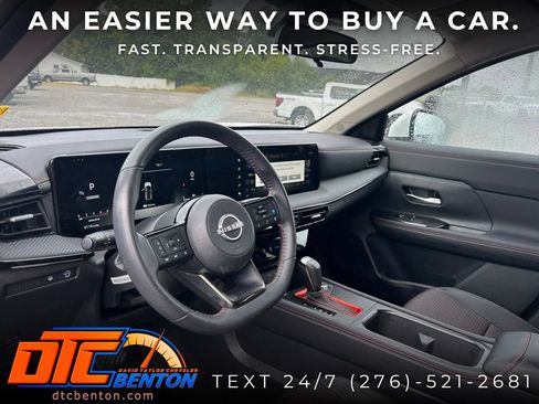 Used 2025 Nissan Kicks SR FWD image 10