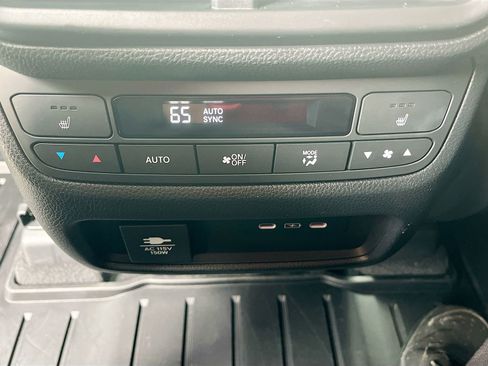 Used 2025 Honda Pilot Elite image 27