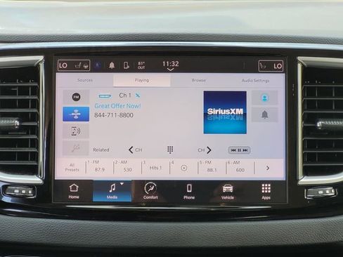 Used 2024 Chrysler Pacifica Touring-L FWD image 16