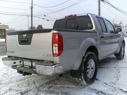 Used 2018 Nissan Frontier SV image 22