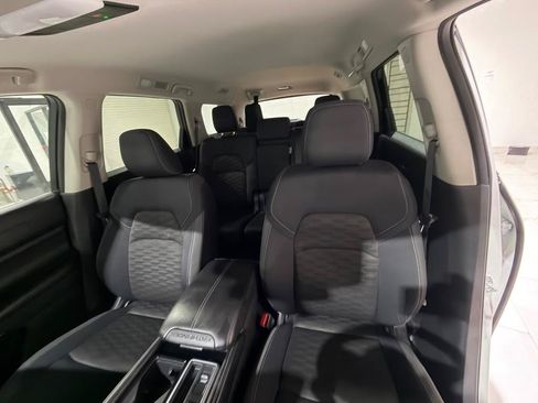 Used 2022 Nissan Pathfinder SV FWD image 19