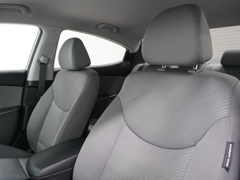 Used 2013 Hyundai Elantra GLS w/ Preferred Pkg FWD image 11