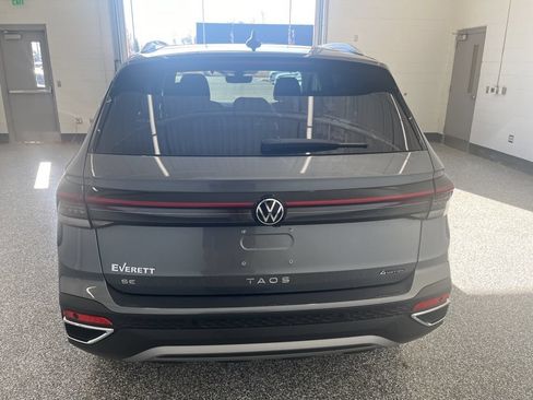 New 2026 Volkswagen Taos SE AWD/4WD image 4