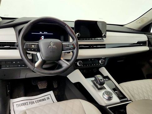 Used 2023 Mitsubishi Outlander SEL AWD/4WD image 13