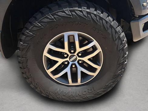 Used 2018 Ford F150 Raptor w/ Equipment Group 802A Luxury AWD/4WD image 9