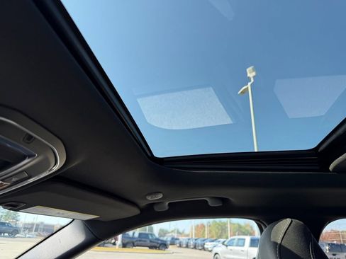 New 2025 Jeep Grand Cherokee Laredo image 21