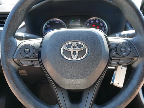 Used 2021 Toyota RAV4 LE AWD/4WD image 25