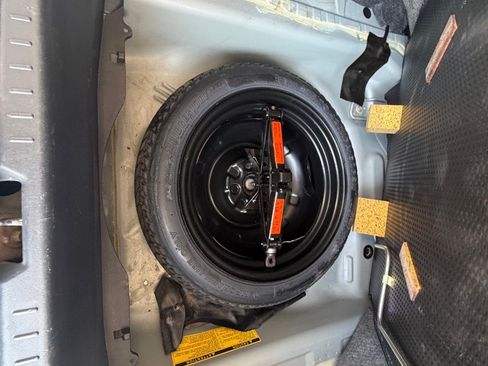 Used 2012 Toyota Yaris Sedan FWD image 20