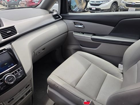 Used 2017 Honda Odyssey Touring image 40