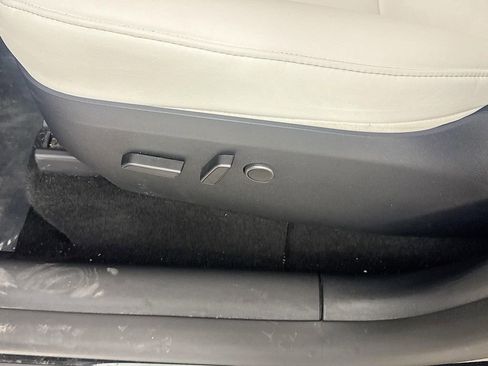 Used 2024 Tesla Model Y Long Range image 10