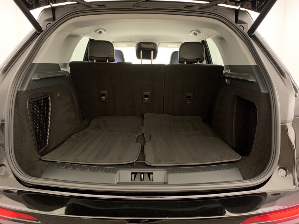 Used 2022 Lincoln Corsair AWD w/ Equipment Group 101A image 28