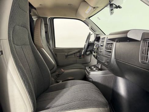 Used 2024 Chevrolet Express 2500 w/ Driver Convenience Package image 28