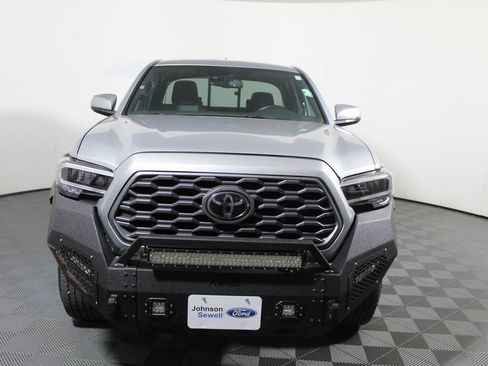 Used 2023 Toyota Tacoma TRD Off-Road image 3