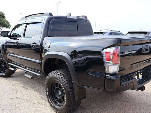 Used 2023 Toyota Tacoma TRD Off-Road w/ Technology Package AWD/4WD image 5
