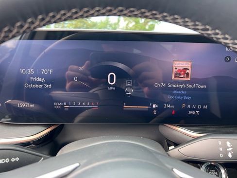 Certified 2025 Buick Envision Sport Touring image 18