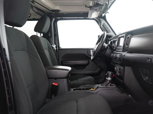 Used 2021 Jeep Gladiator Willys image 13