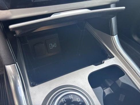 Used 2021 Ford Explorer XLT w/ Equipment Group 202A AWD/4WD image 26