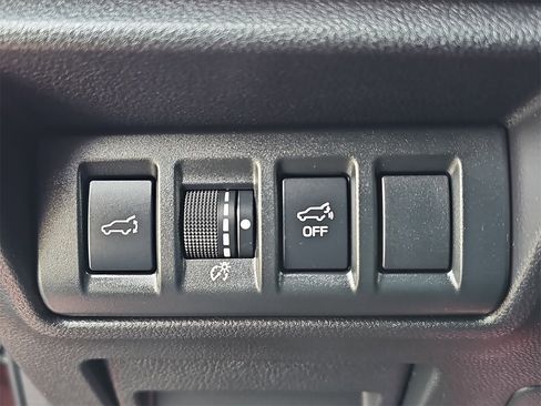 Certified 2023 Subaru Outback Limited image 27