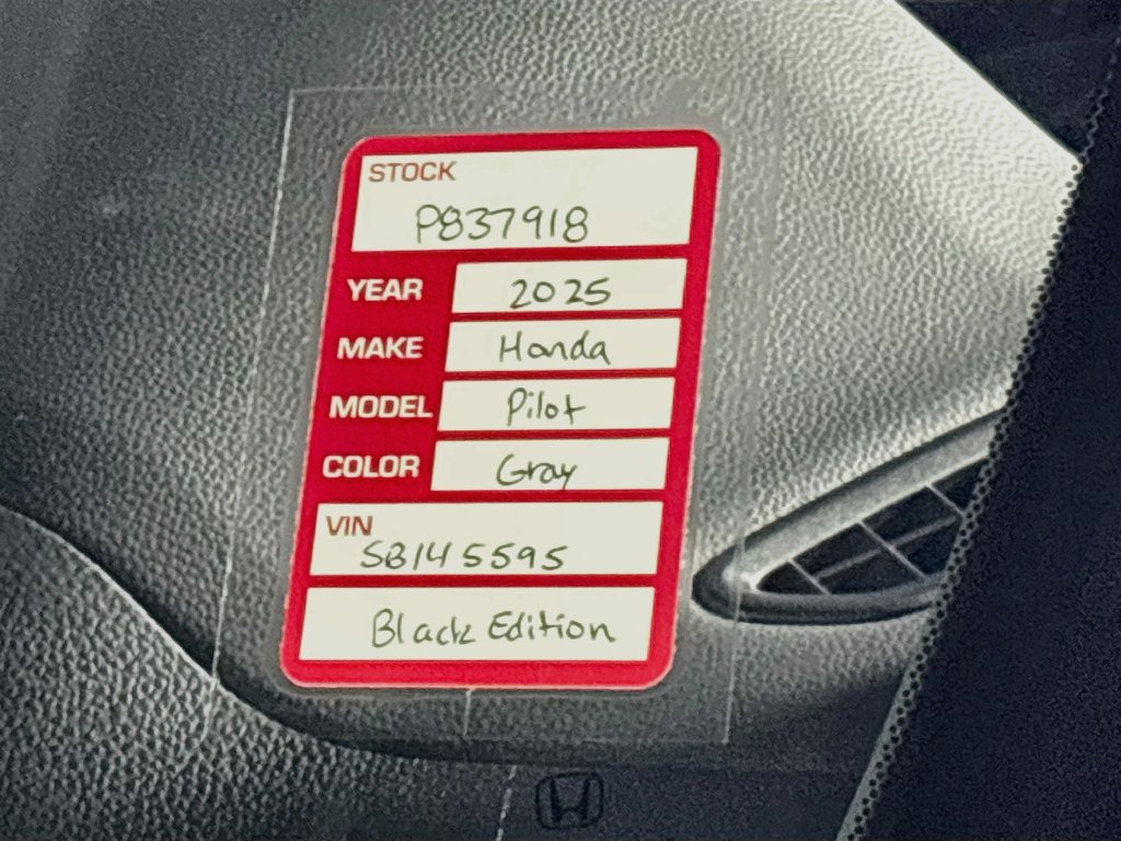 Used 2025 Honda Pilot Black Edition image 26