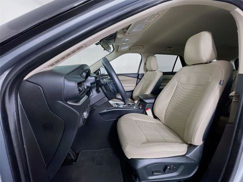 Used 2020 Ford Explorer XLT image 22