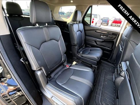 Used 2025 Honda Pilot EX-L image 24