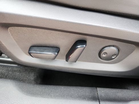 Used 2024 Mitsubishi Outlander SE image 12