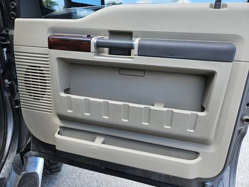 Used 2010 Ford F250 4x4 Crew Cab Super Duty image 29