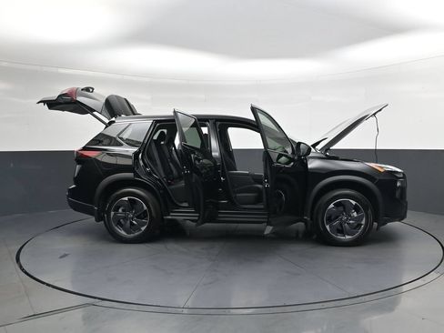 Certified 2026 Nissan Rogue SV FWD image 52