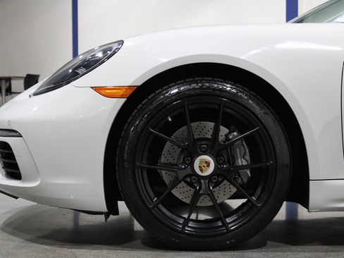 Used 2019 Porsche 718 Cayman image 10