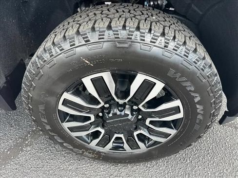 New 2026 GMC Sierra 2500 Denali Ultimate AWD/4WD image 15