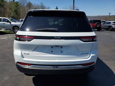 Used 2023 Jeep Grand Cherokee Limited AWD/4WD image 4
