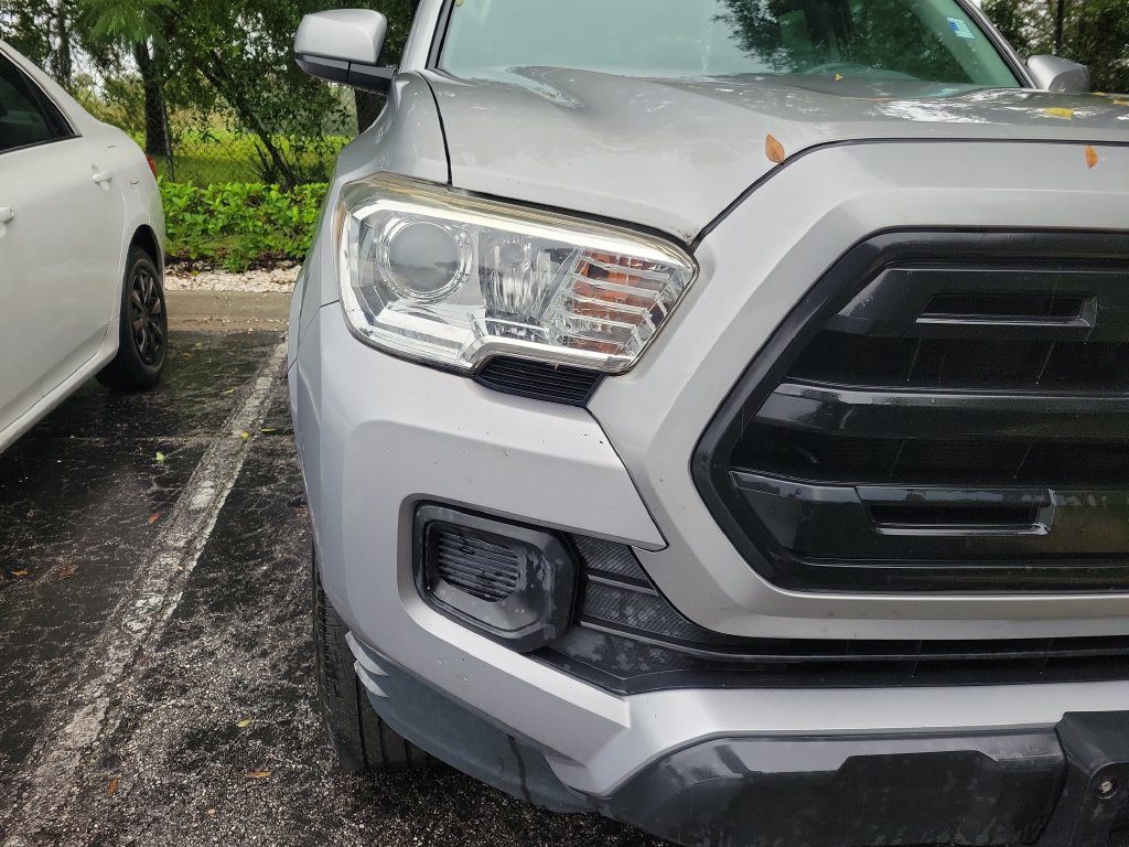 Used 2016 Toyota Tacoma SR w/ Towing Package AWD/4WD image 9