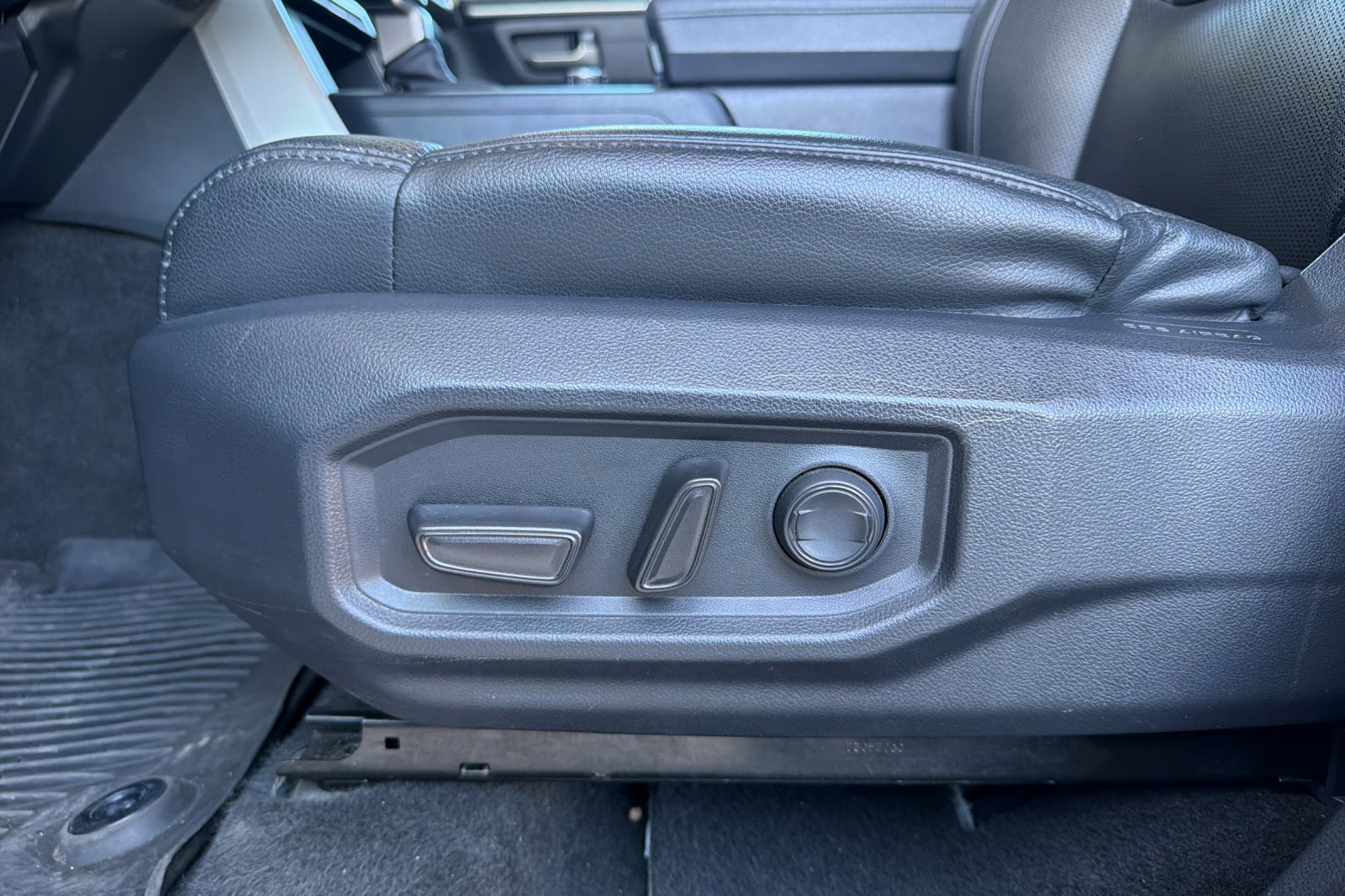 Used 2023 Toyota Tundra SR5 w/ SR5 Premium Package AWD/4WD image 15