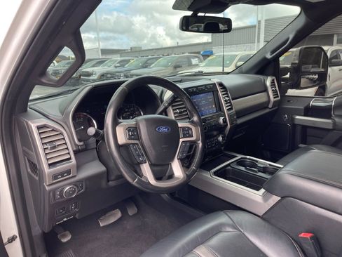 Used 2020 Ford F250 Platinum w/ FX4 Off-Road Package AWD/4WD image 11