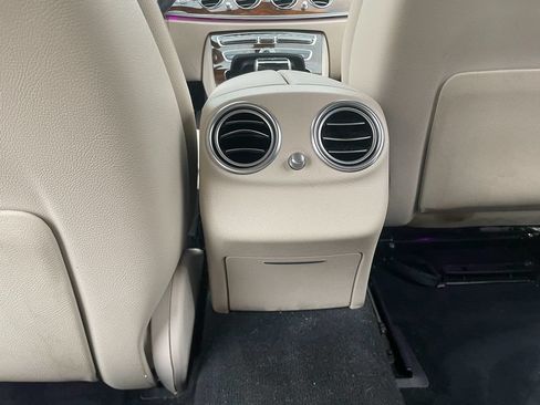 Used 2019 Mercedes-Benz E 300 4MATIC image 27