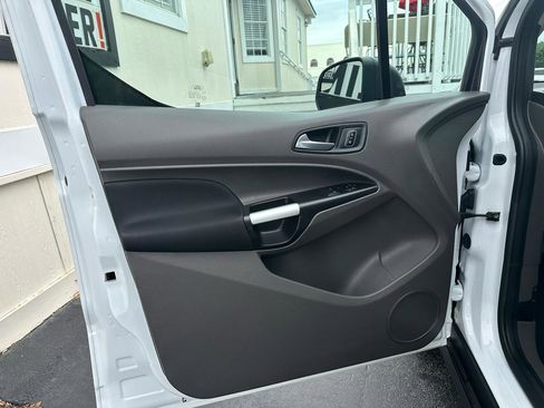 Used 2019 Ford Transit Connect XLT FWD image 19