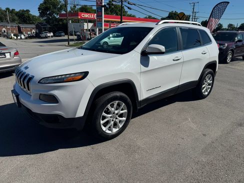 Used 2015 Jeep Cherokee Latitude w/ Trailer Tow Group AWD/4WD image 5
