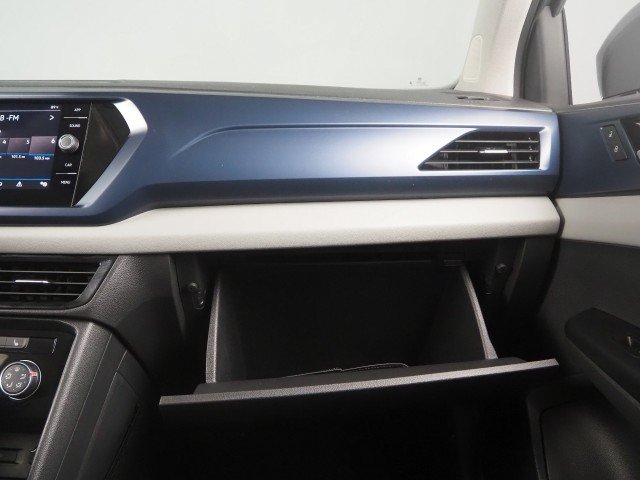 Used 2023 Volkswagen Taos SE w/ Sunroof Package w/ Panoramic Sunroof Package FWD image 31