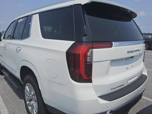 Used 2025 GMC Yukon Denali AWD/4WD image 4