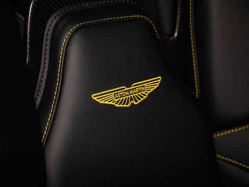 Used 2025 Aston Martin V8 Vantage Coupe image 6