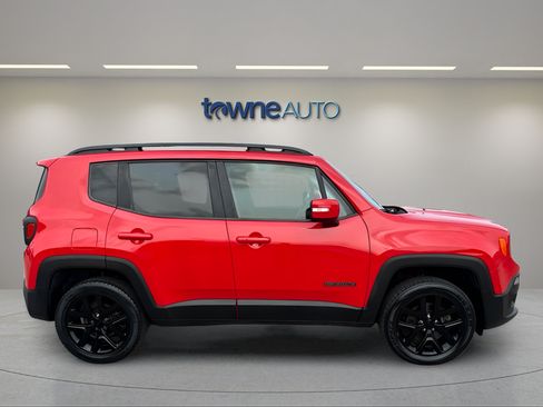 Used 2018 Jeep Renegade Altitude AWD/4WD image 6