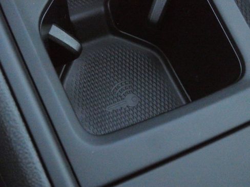 New 2025 Volkswagen Tiguan SE image 14