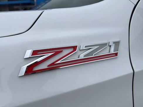 Used 2022 Chevrolet Tahoe Z71 w/ Luxury Package AWD/4WD image 9