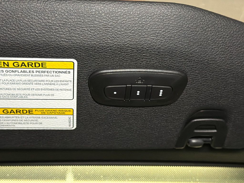 Used 2023 Jeep Wrangler Unlimited Sahara w/ Cold Weather Group AWD/4WD image 32