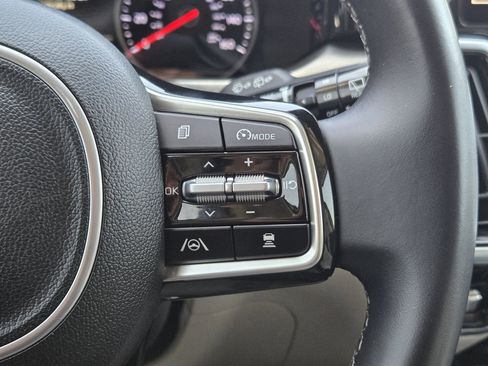 Certified 2022 Kia Sorento SX AWD/4WD image 29