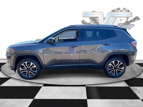 Used 2022 Jeep Compass Limited AWD/4WD image 5