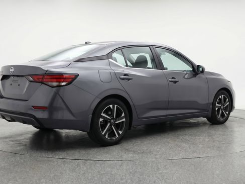 Used 2025 Nissan Sentra SV image 9