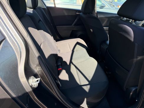 Used 2012 MAZDA MAZDA3 i Touring FWD image 10
